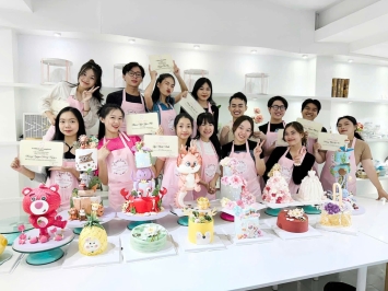 Học Làm Bánh Kem - Chi Phí Thấp, Mang Lại Lợi Nhuận Cao